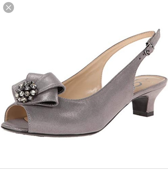 J.Renee Shoes - J.Renee Jadan Silver Slingback Kitten Heel sz 7.5